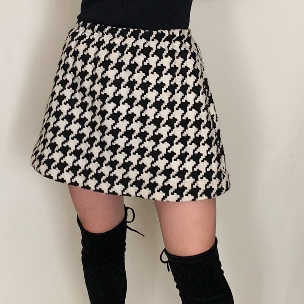 HOUNDSTOOTH SKATER SKIRT